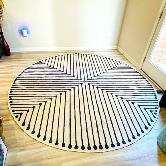 🔥PRICE DROP🔥 Large Round Ruggable Washable Rug 8’ - Picture 4 of 5